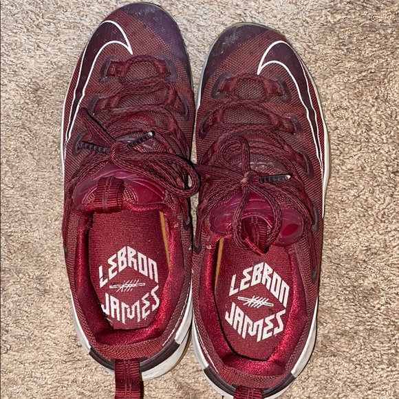 Nike Lebron 13 Low Team Red - Picture 2 of 5